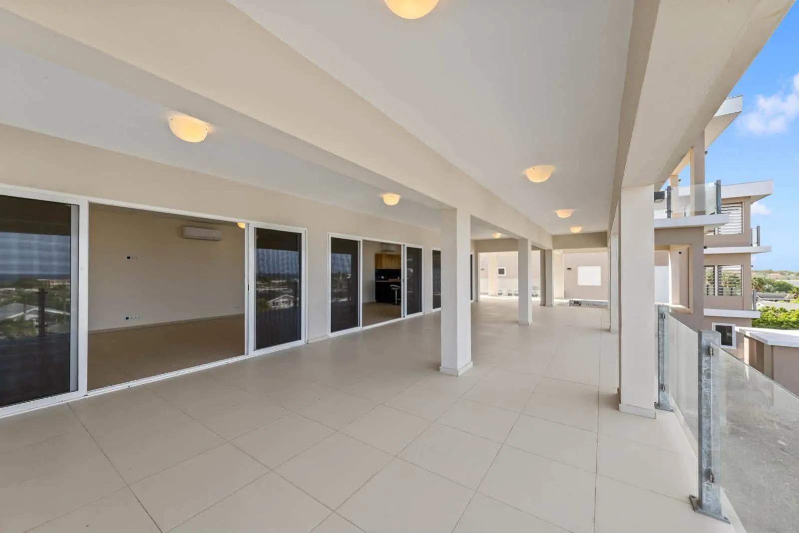 Nieuwbouwtoren met 2 appartementen te koop in La Privada Resort Curaçao | Zeezicht nabij Mambo Beach, foto 9