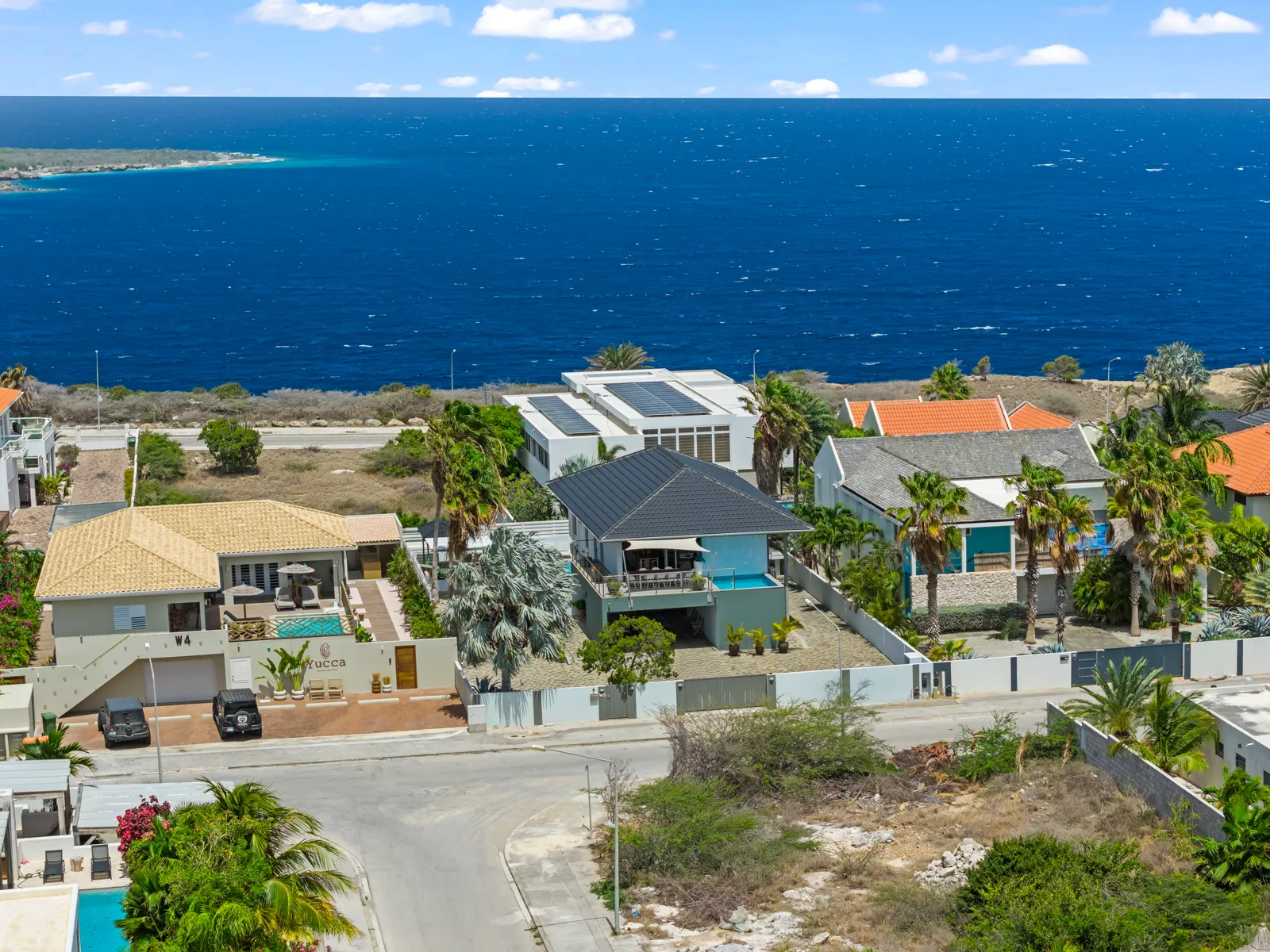 Ruime villa te koop in Vista Royal Jan Thiel met 5 slaapkamers, zelfstandig appartement, 2 zwembaden en 878 m² eigendomsgrond. Op loopafstand van Jan Thiel Beach., foto 10