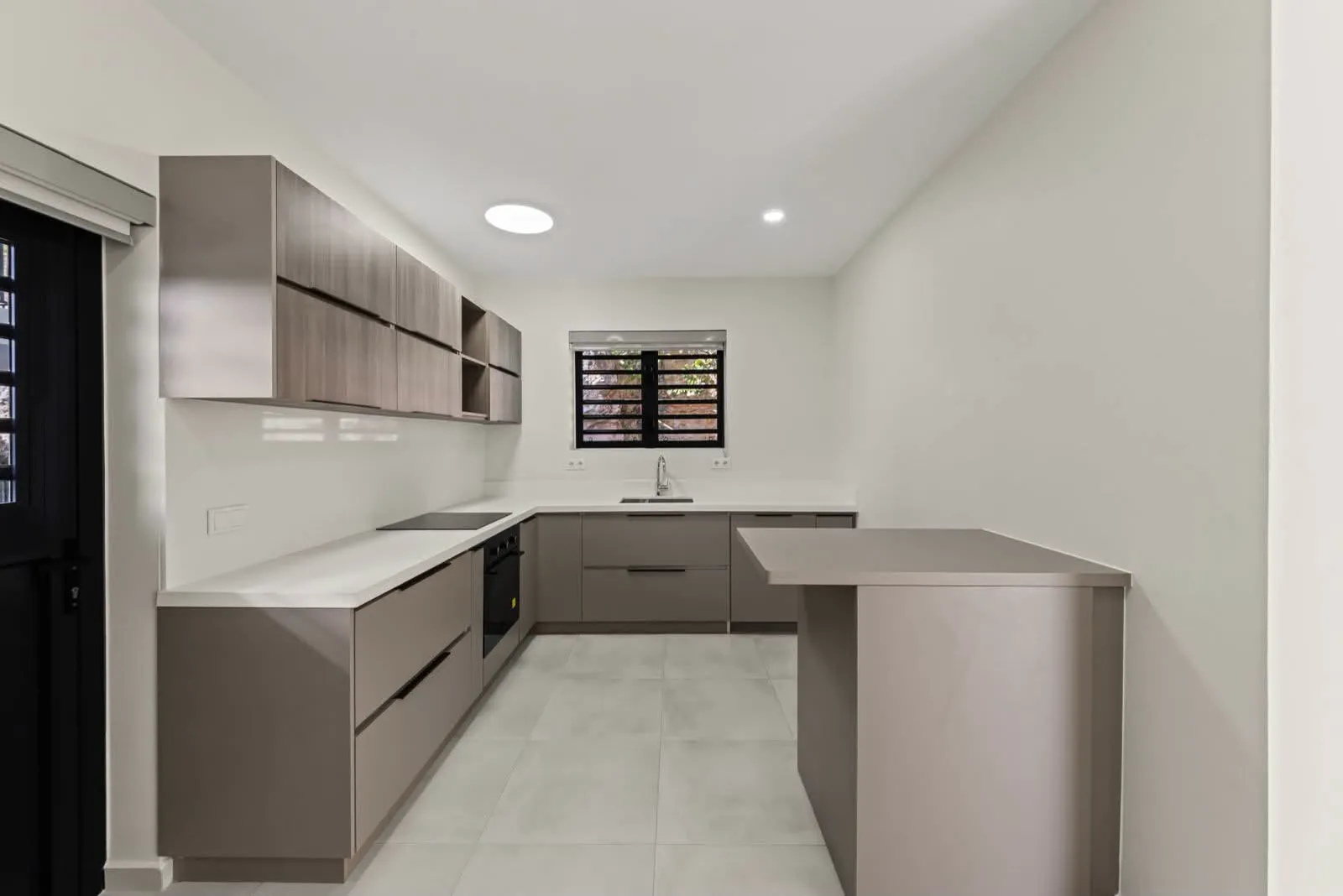 Modern nieuwbouwappartement te huur nabij Mambo Beach Curaçao. Wonen op loopafstand van Mambo Beach, met padelbanen direct tegenover het resort!, foto 7