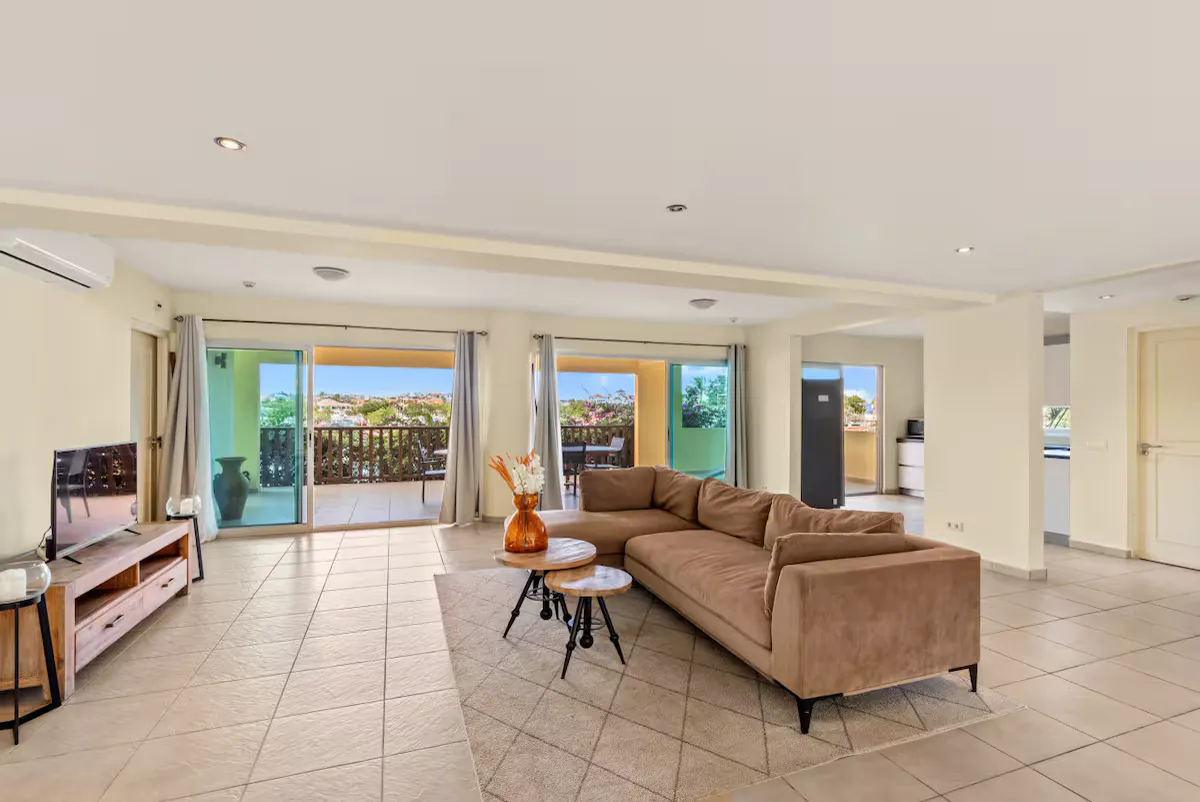 Luxe Appartement op de Begane Grond in Jan Thiel met Marinazicht, foto 2