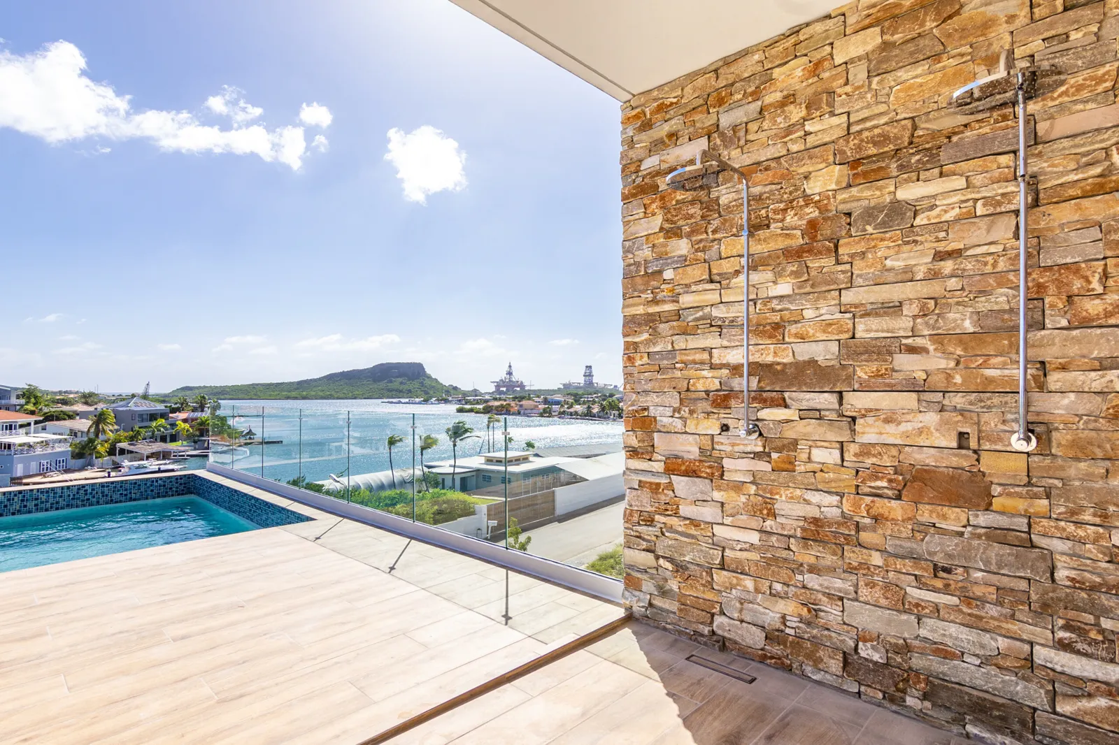 Exclusieve Villa met Zwembaden en 2 Appartementen te Koop in Jan Sofat Curaçao, foto 3
