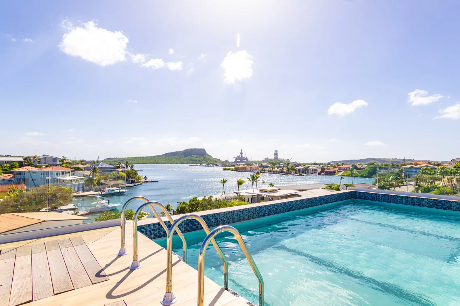 Exclusieve Villa met Zwembaden en 2 Appartementen te Koop in Jan Sofat Curaçao, foto 4