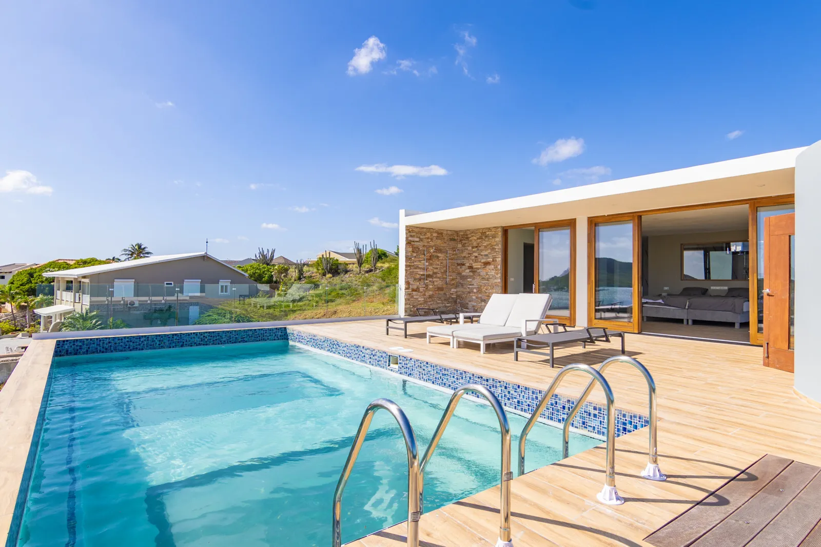 Exclusieve Villa met Zwembaden en 2 Appartementen te Koop in Jan Sofat Curaçao, foto 5