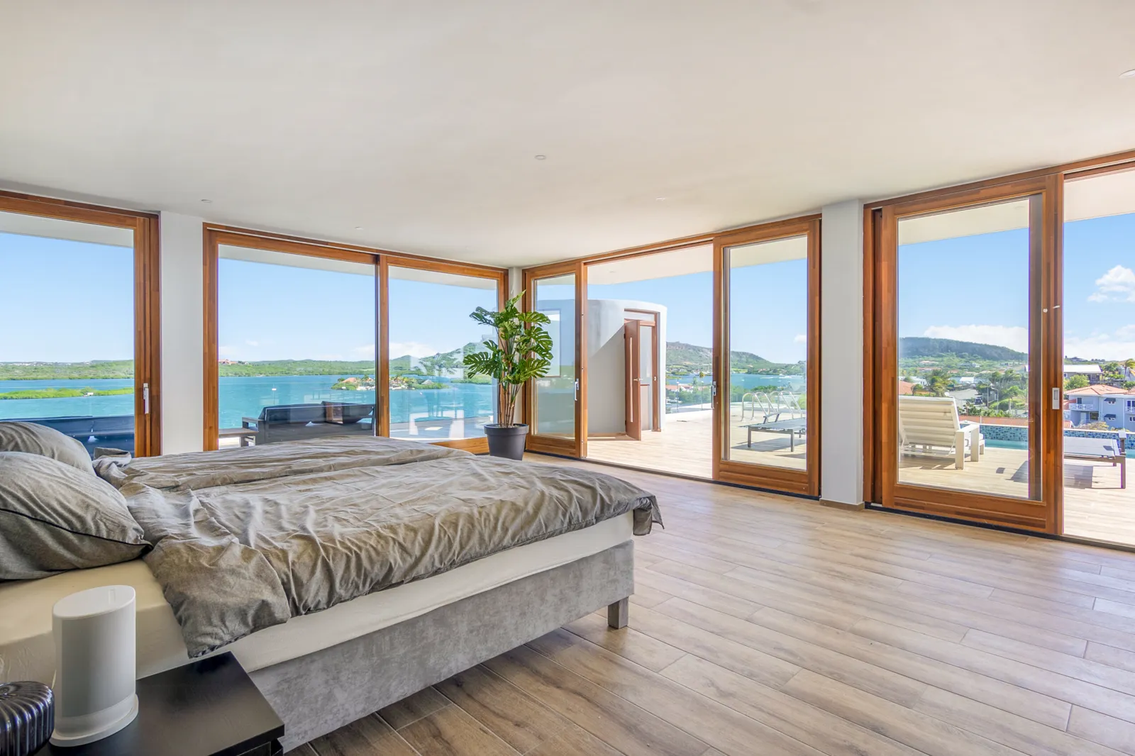 Exclusieve Villa met Zwembaden en 2 Appartementen te Koop in Jan Sofat Curaçao, foto 8