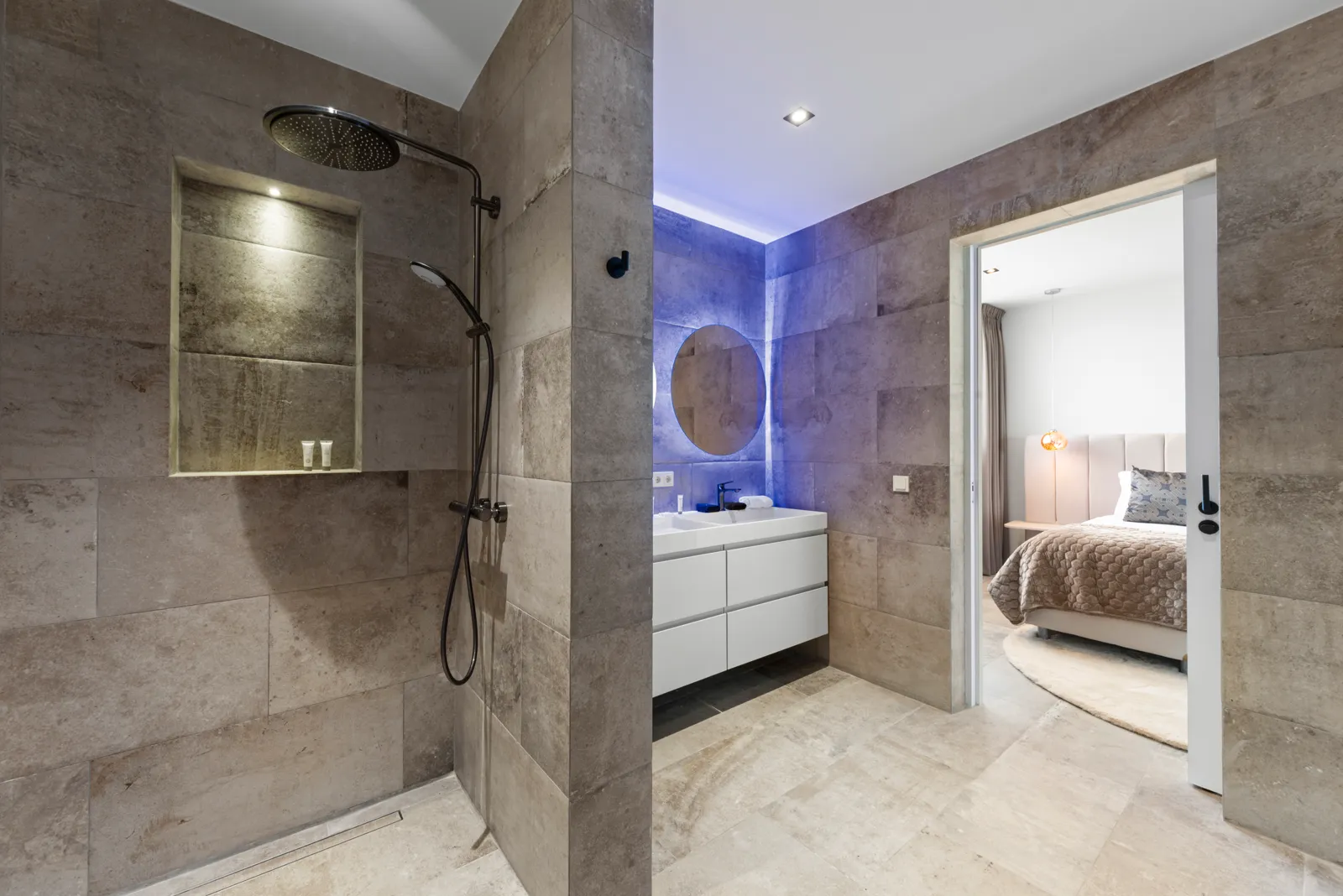 Ultra Luxe Penthouse met Zeezicht bij One Mambo Curaçao, foto 10