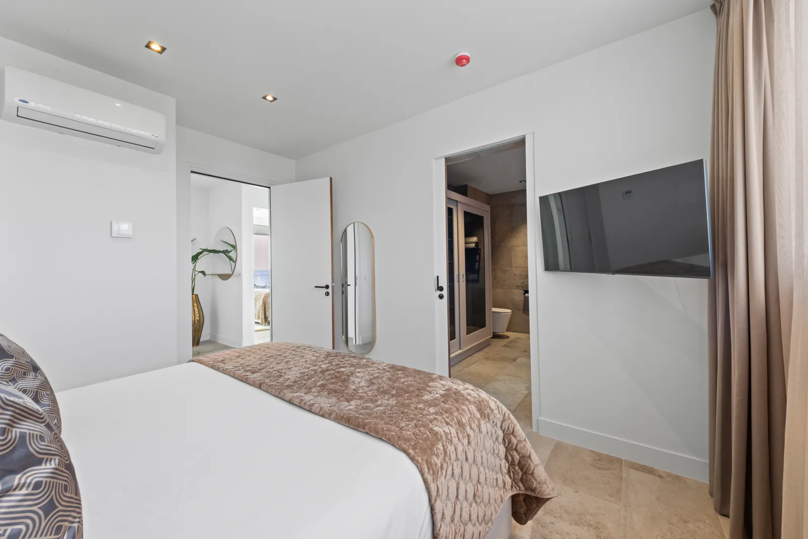 Ultra Luxe Penthouse met Zeezicht bij One Mambo Curaçao, foto 4