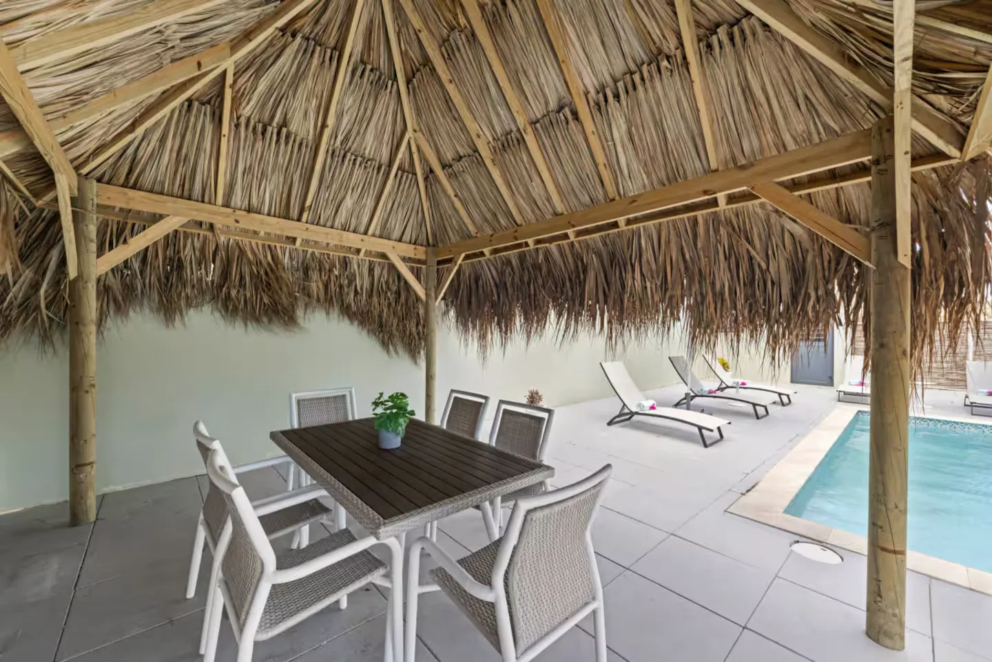 Vakantievilla op Curaçao met Privézwembad op loopafstand van Mambo Beach