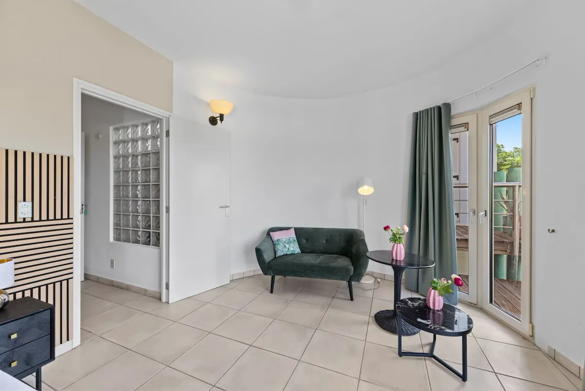Villa met Zwembad op Loopafstand van Mambo Beach, foto 3